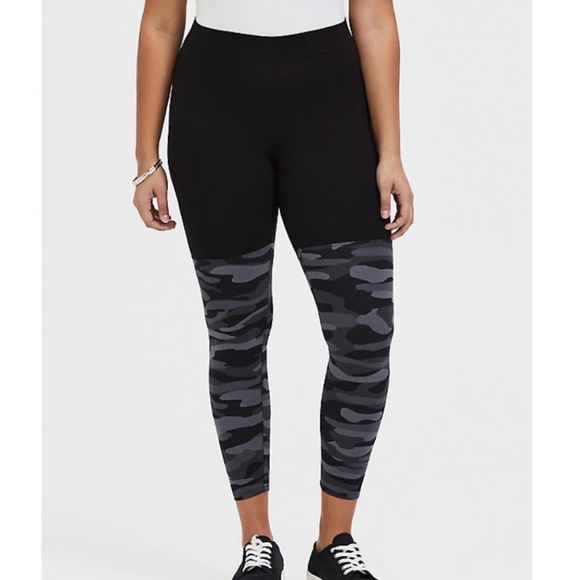 torrid Pants - Torrid Crop Premium-Legging Grey Camo, Size 1X